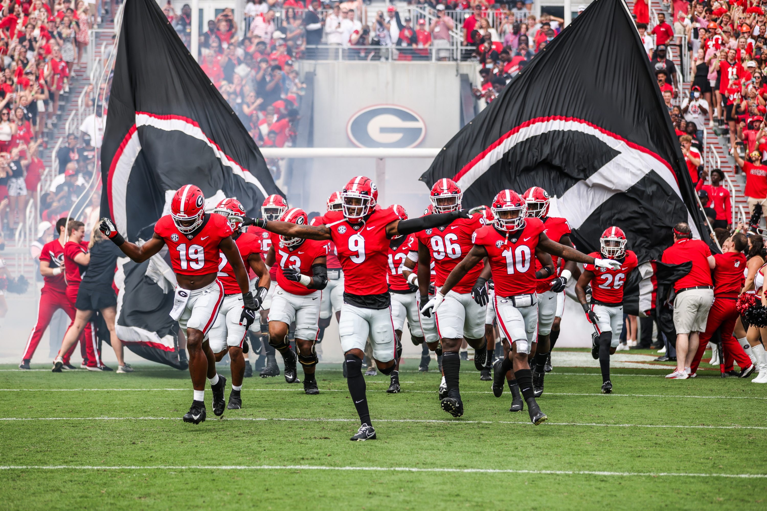 Featured image for Georgia Dominate, Michigan, SMU and Kansas State Win Conferences, Penn State Struggle – Supercomputer Predicts 2024 College Football Season